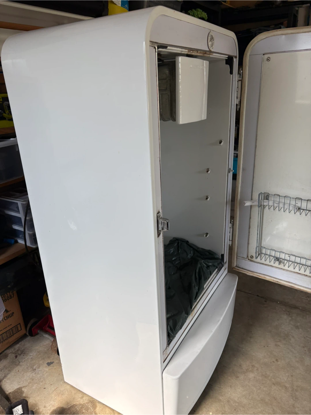 Vintage Westinghouse White Refrigerator - photo 4