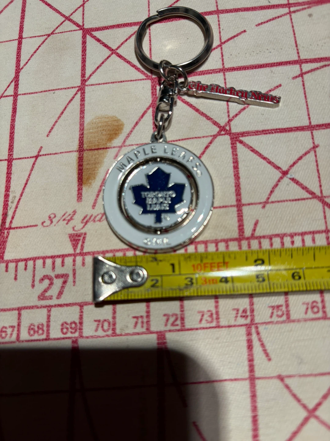 Toronto Maple Leafs Spinning Keychain - The Hockey News