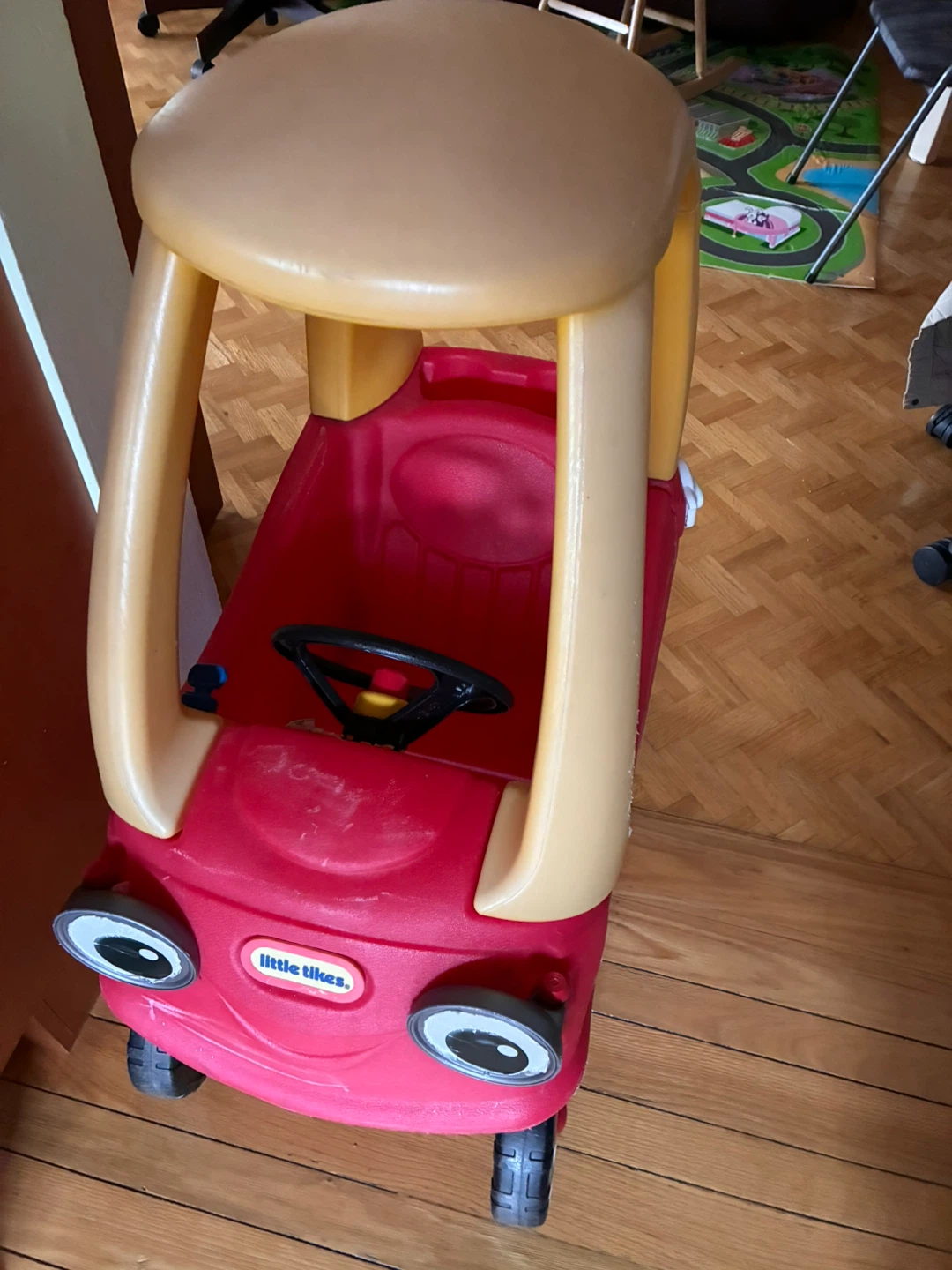 Little Tikes Cozy Coupe Ride-On Car