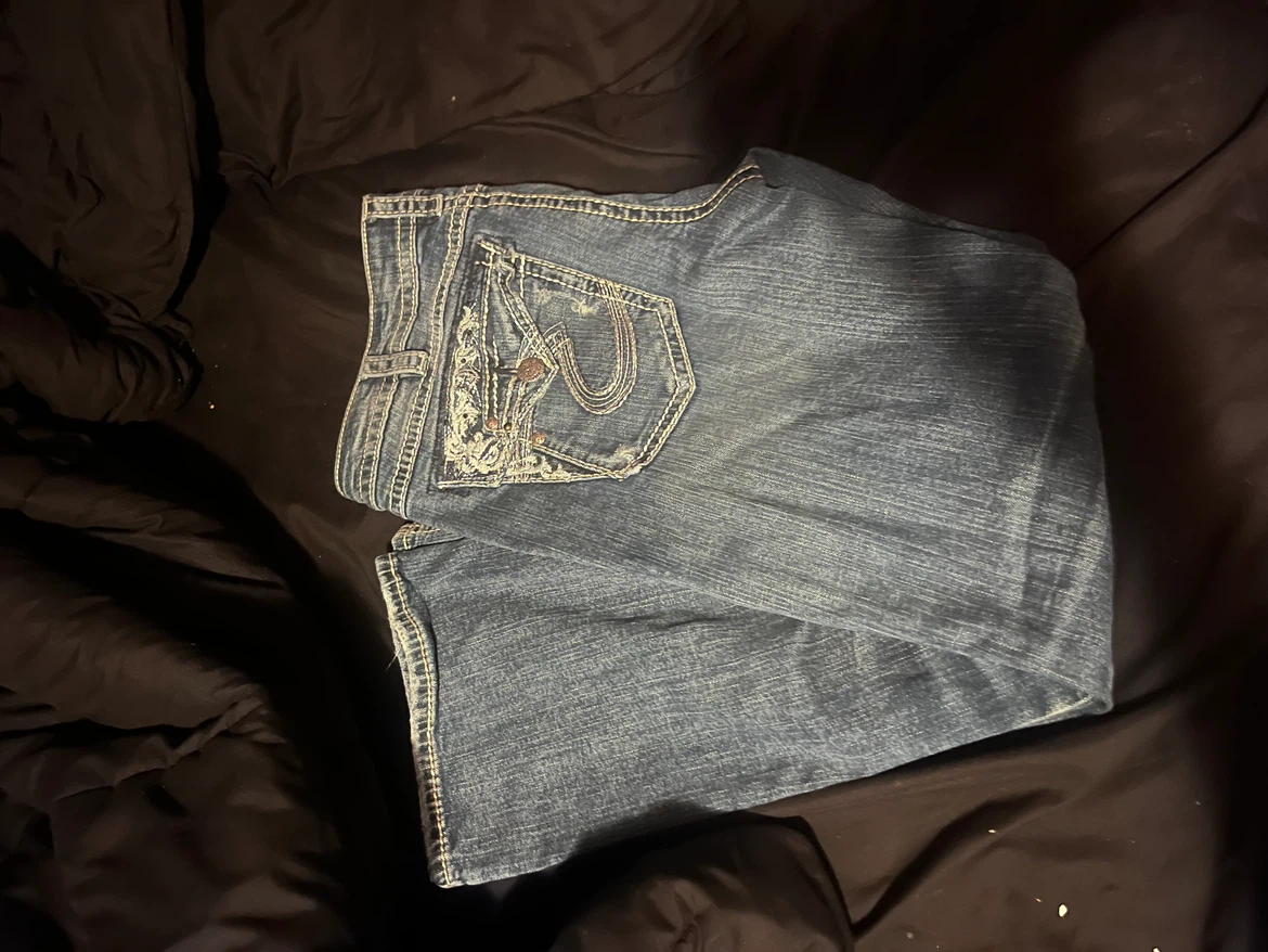 Silver Jeans Co. Women's TUESDAY Low Rise Bootcut Jeans