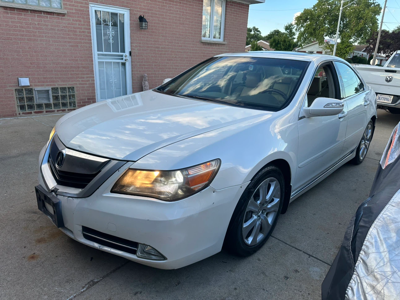 2010 White Acura RL Sedan