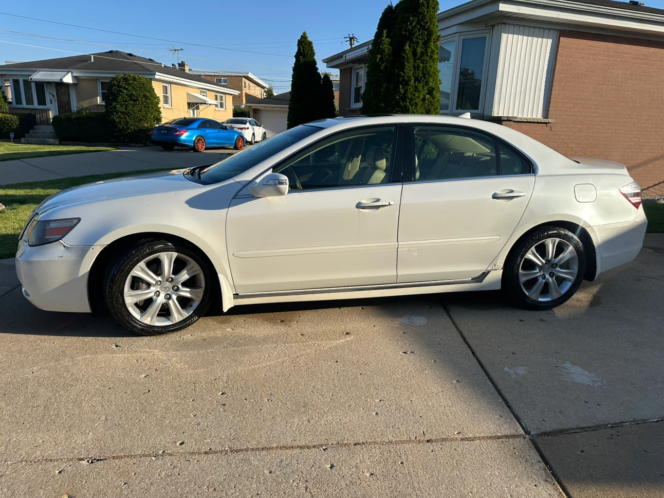 2010 White Acura RL Sedan - photo 3