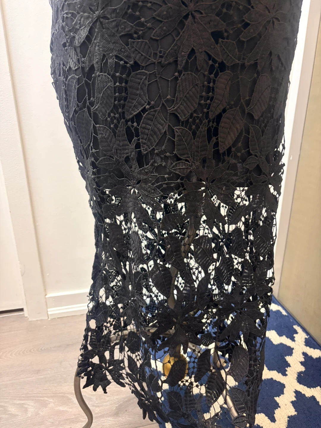 Black plunging neckline Lace Midi Dress - photo 5