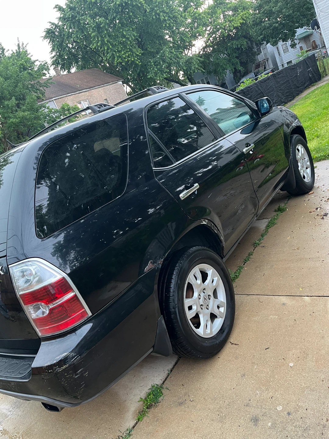 Black Acura MDX SUV - photo 4