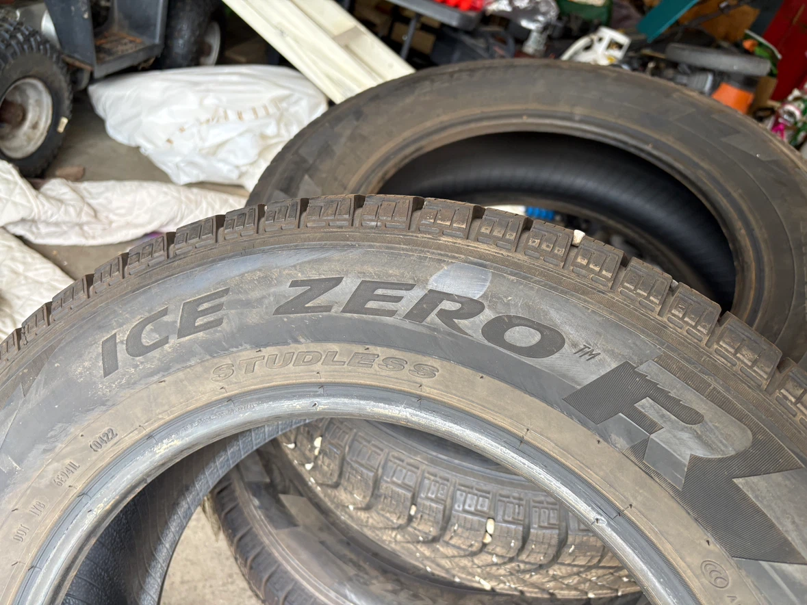 Pirelli Ice Zero Winter Tires 225/65R17 - photo 2