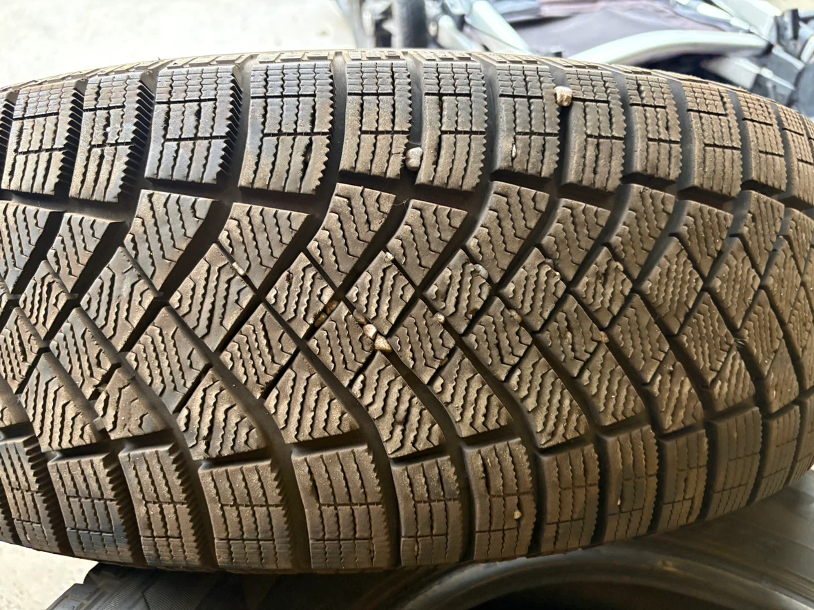 Pirelli Ice Zero Winter Tires 225/65R17 - photo 4