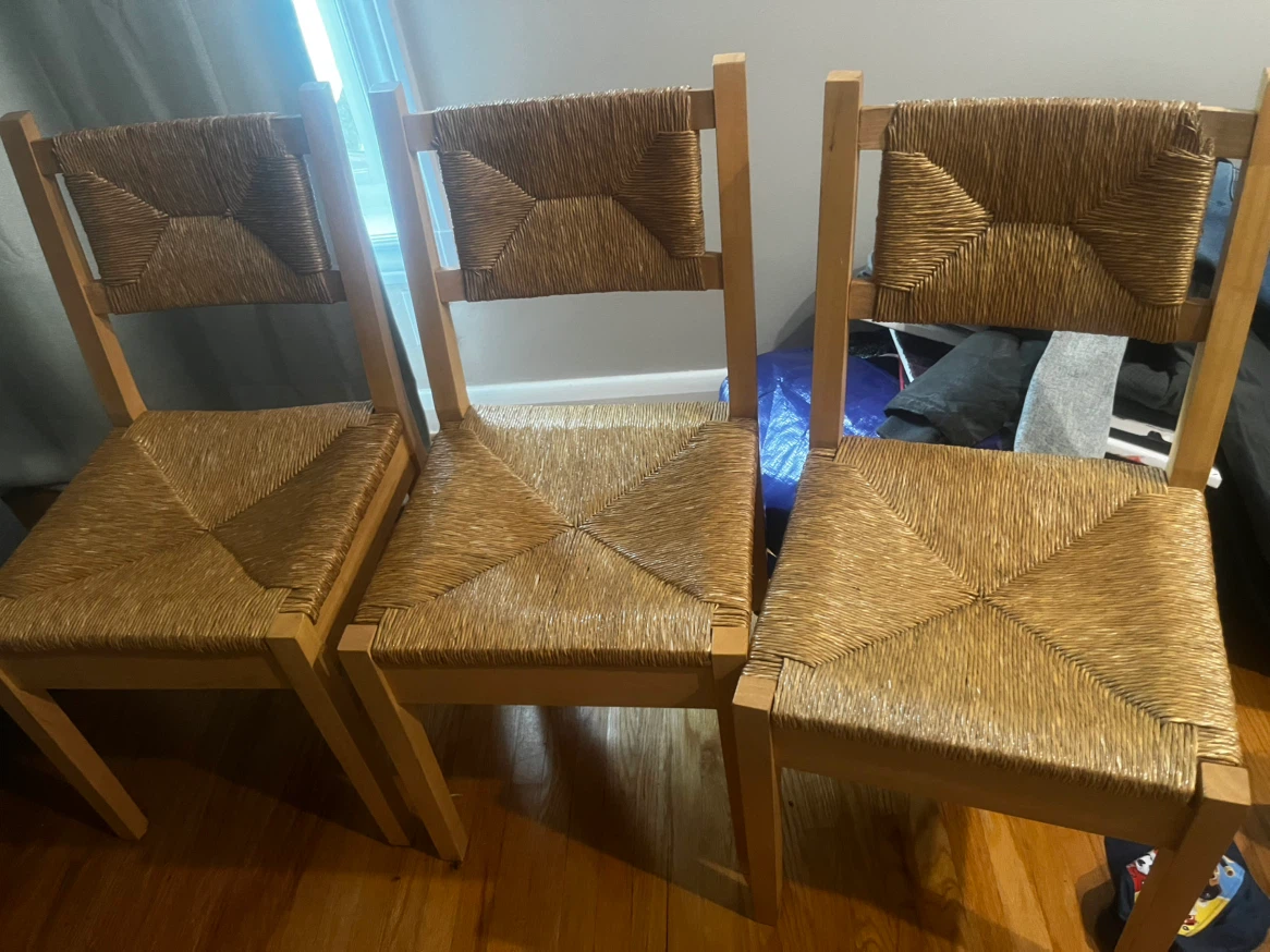 Selling a dinner table with 5 chairs - photo 2