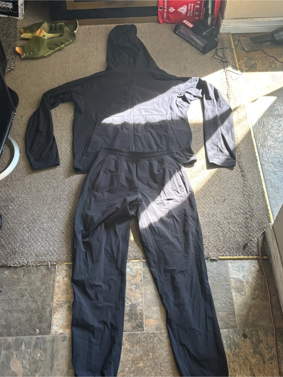 Lululemon Black Tracksuit Hoodie and Pants - photo 2