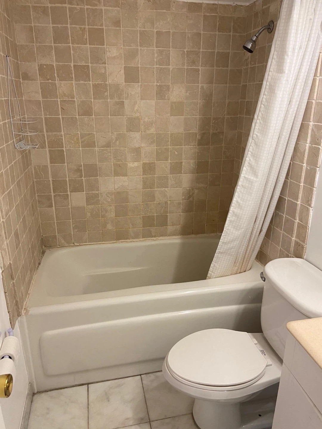 2 beds 1 bath apartment for Rent-Newly painted - photo 4
