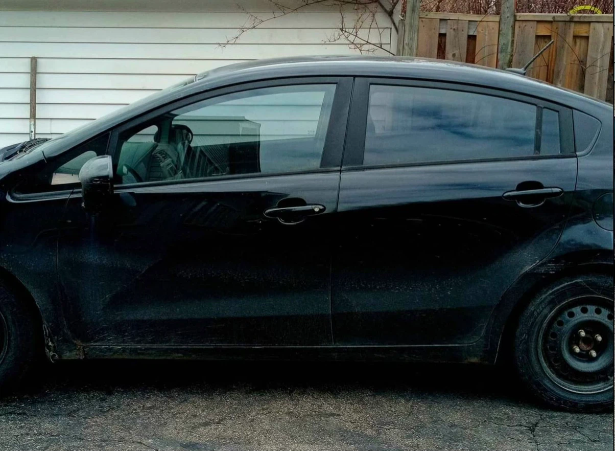 Black Kia Rio Sedan - photo 2