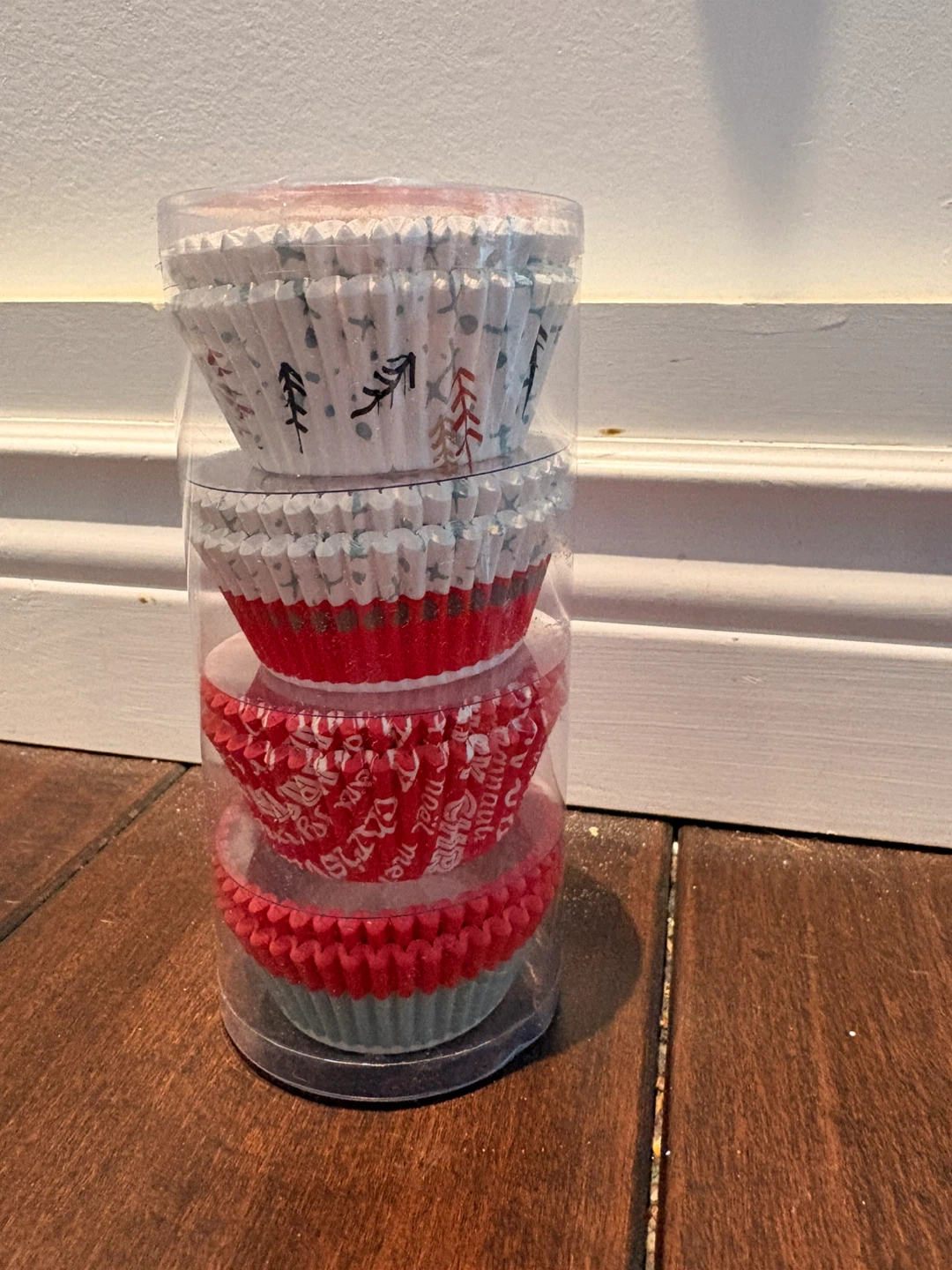 Santa's Secrets Baking Cups - 200 Count