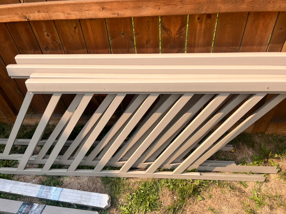 Selling deck rails and pickets - photo 3