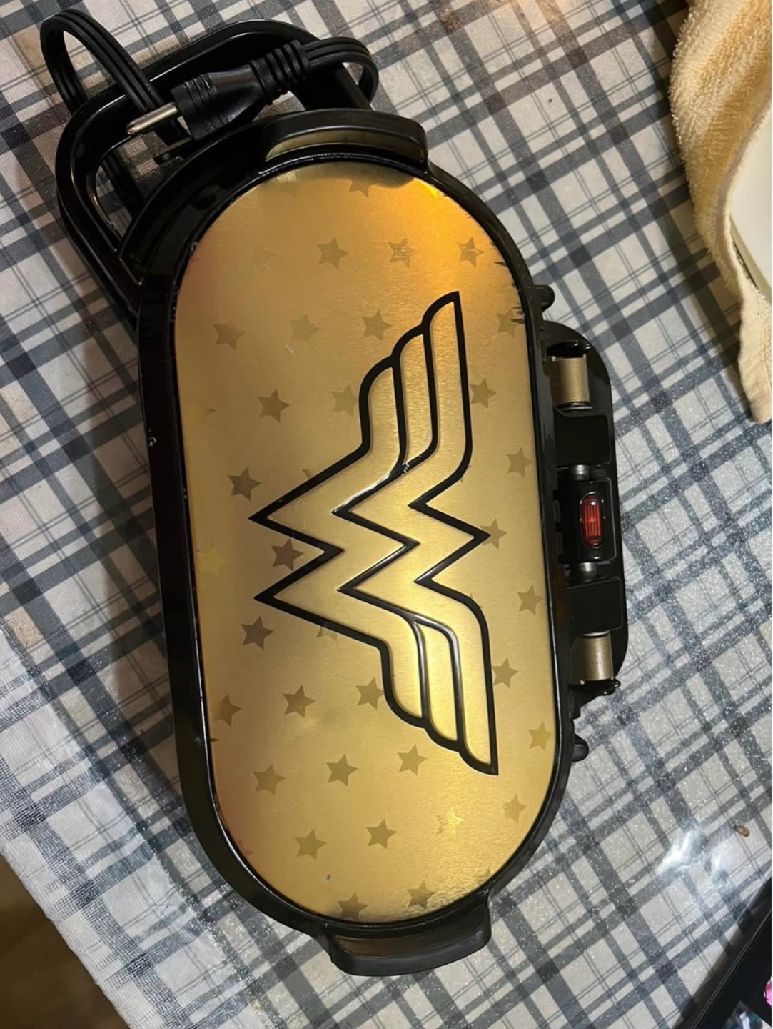 Wonder Woman Pancake Maker