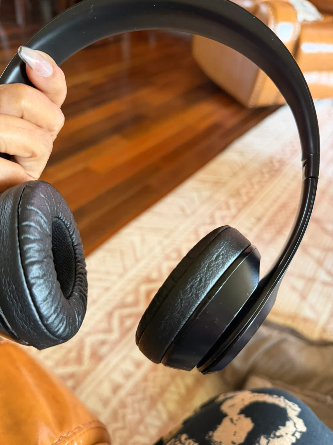 Beats Solo3 Wireless On-Ear Headphones - Black - photo 2