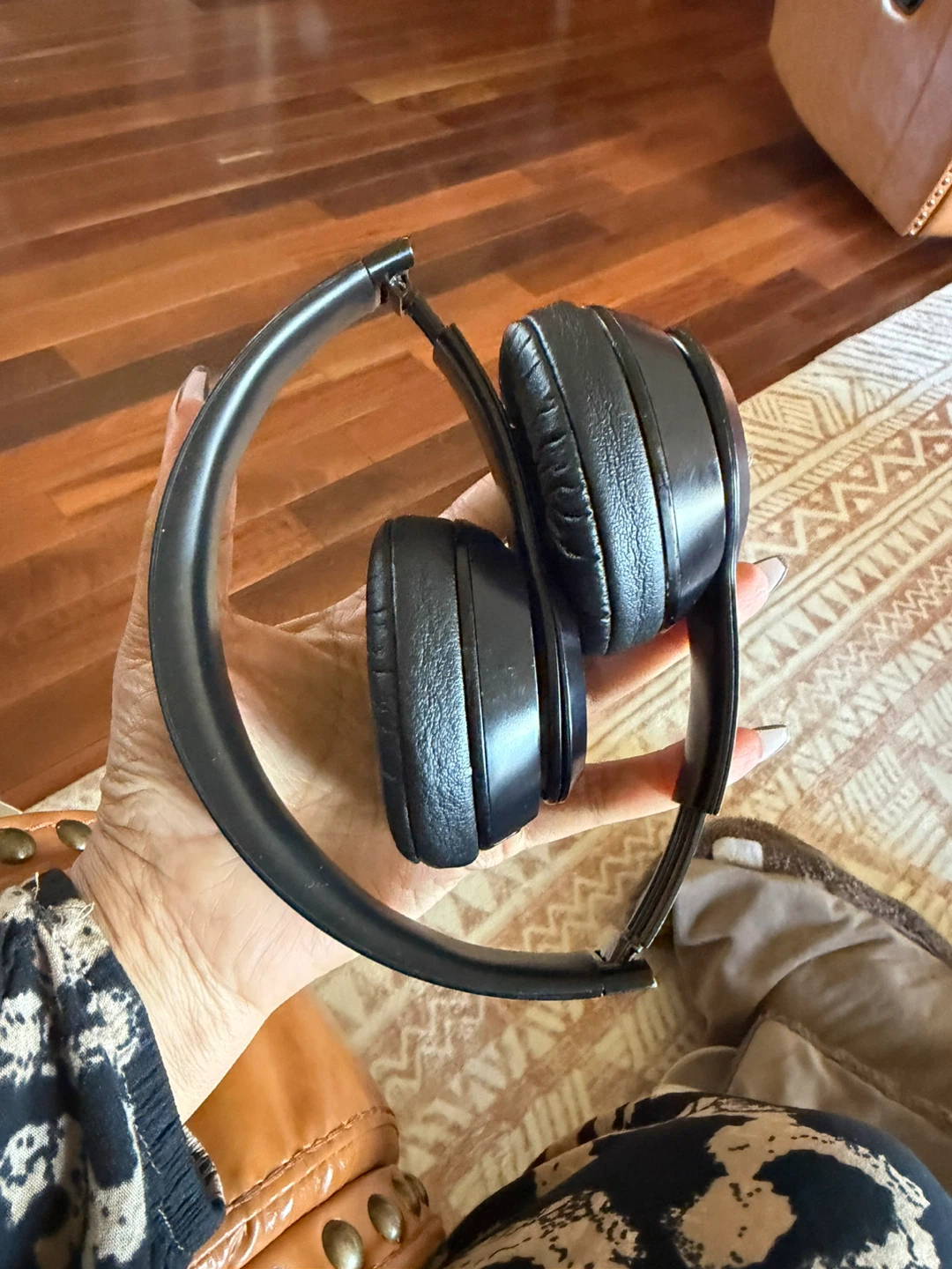 Beats Solo3 Wireless On-Ear Headphones - Black - photo 3
