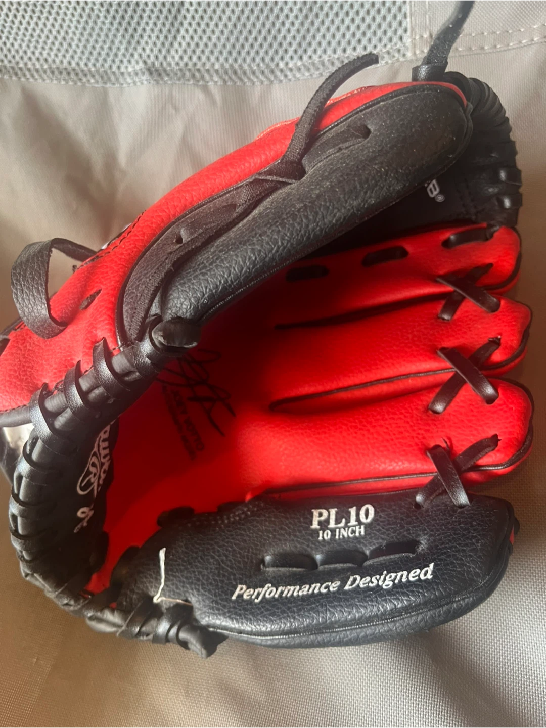 Youth baseball glove