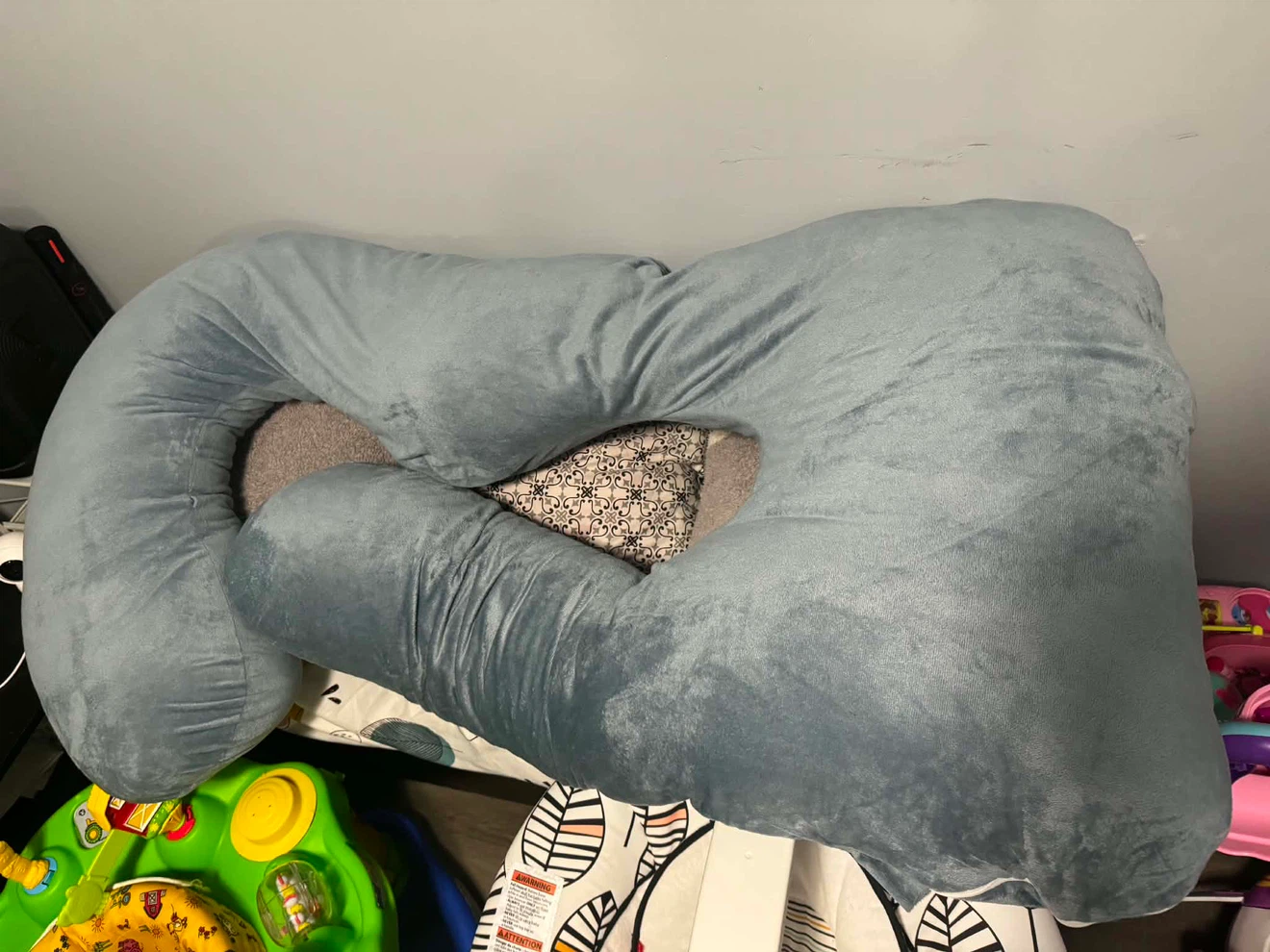 Maternity body pillow