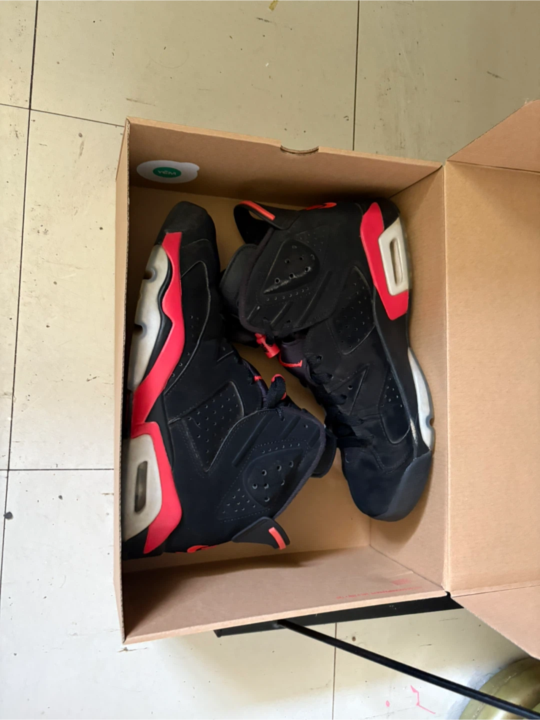 Air Jordan Retro 6 (AUTHENTIC)