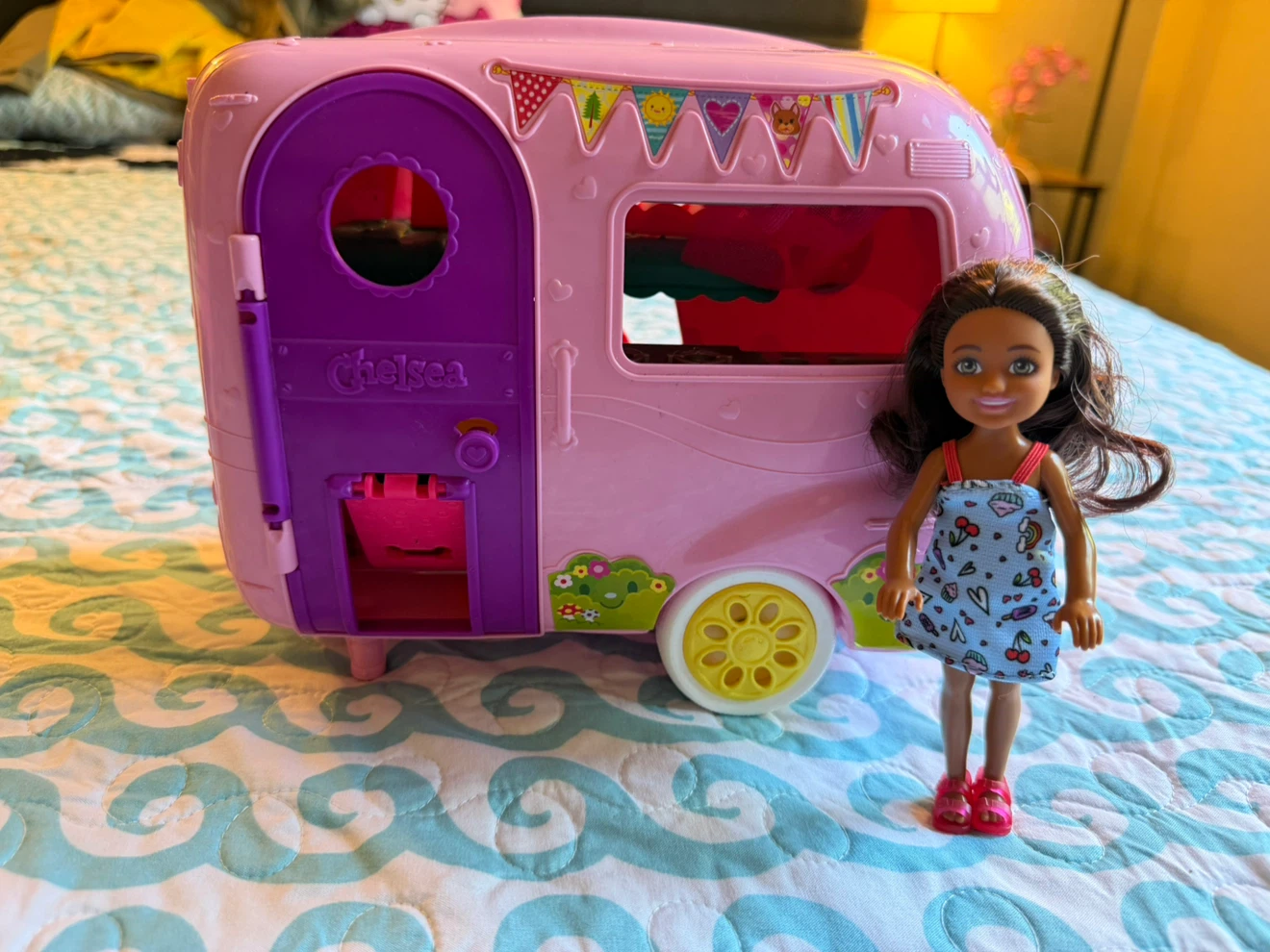 Chelsea Doll Camper Playset - photo 2