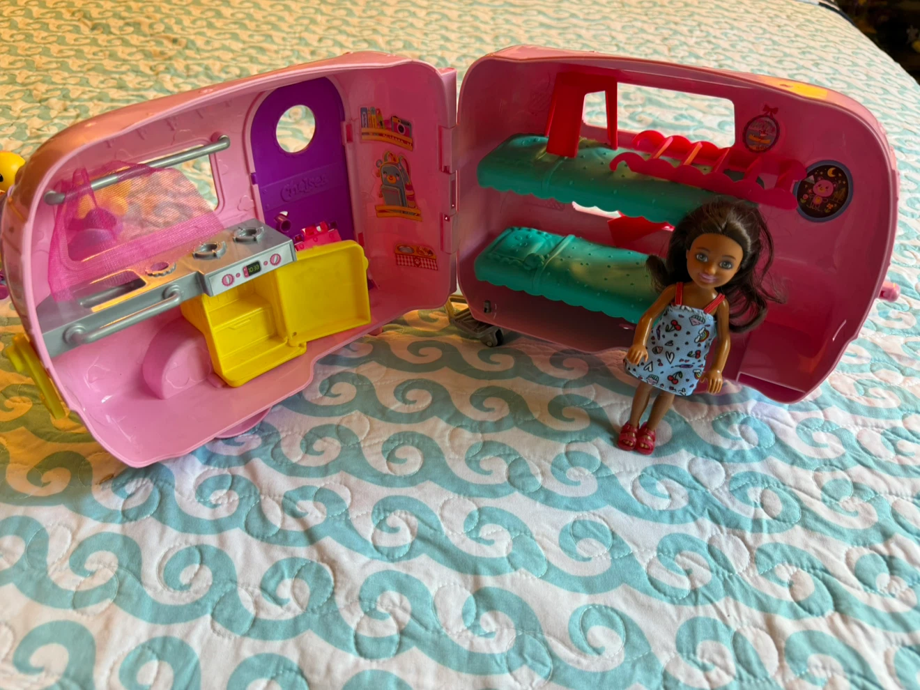 Chelsea Doll Camper Playset - photo 3