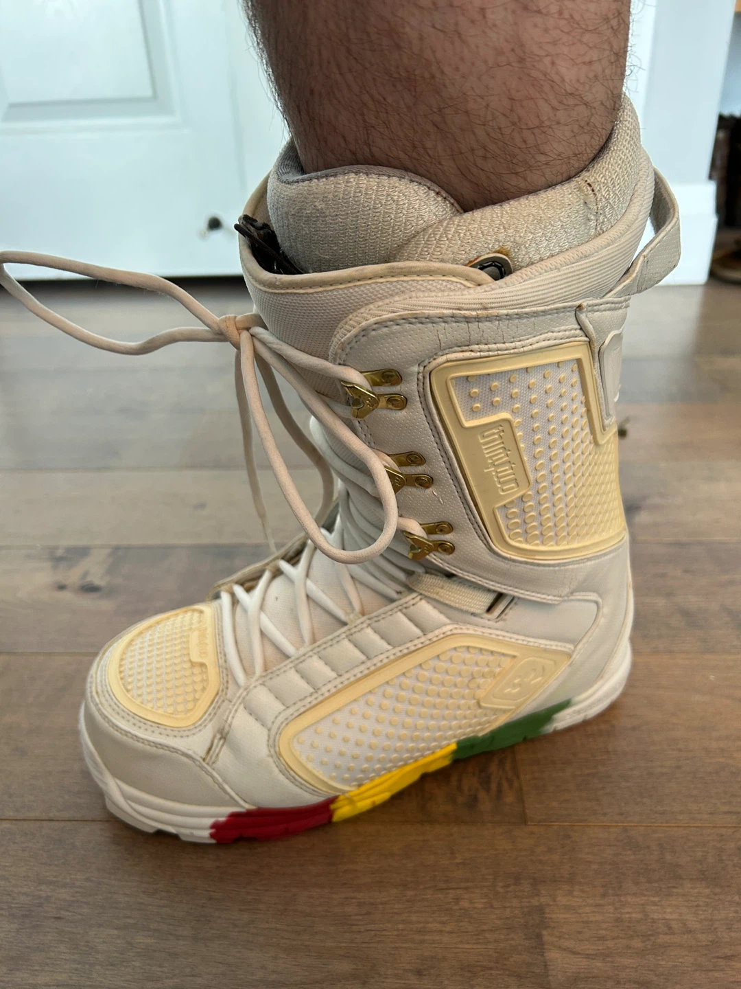 ThirtyTwo Snowboard Boots (size 11) - photo 3