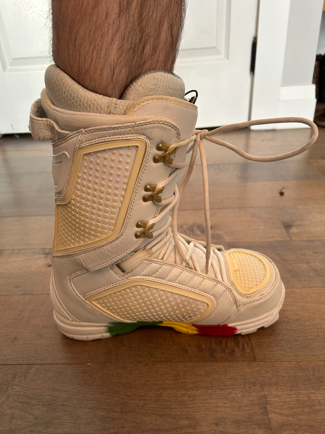 ThirtyTwo Snowboard Boots (size 11) - photo 4