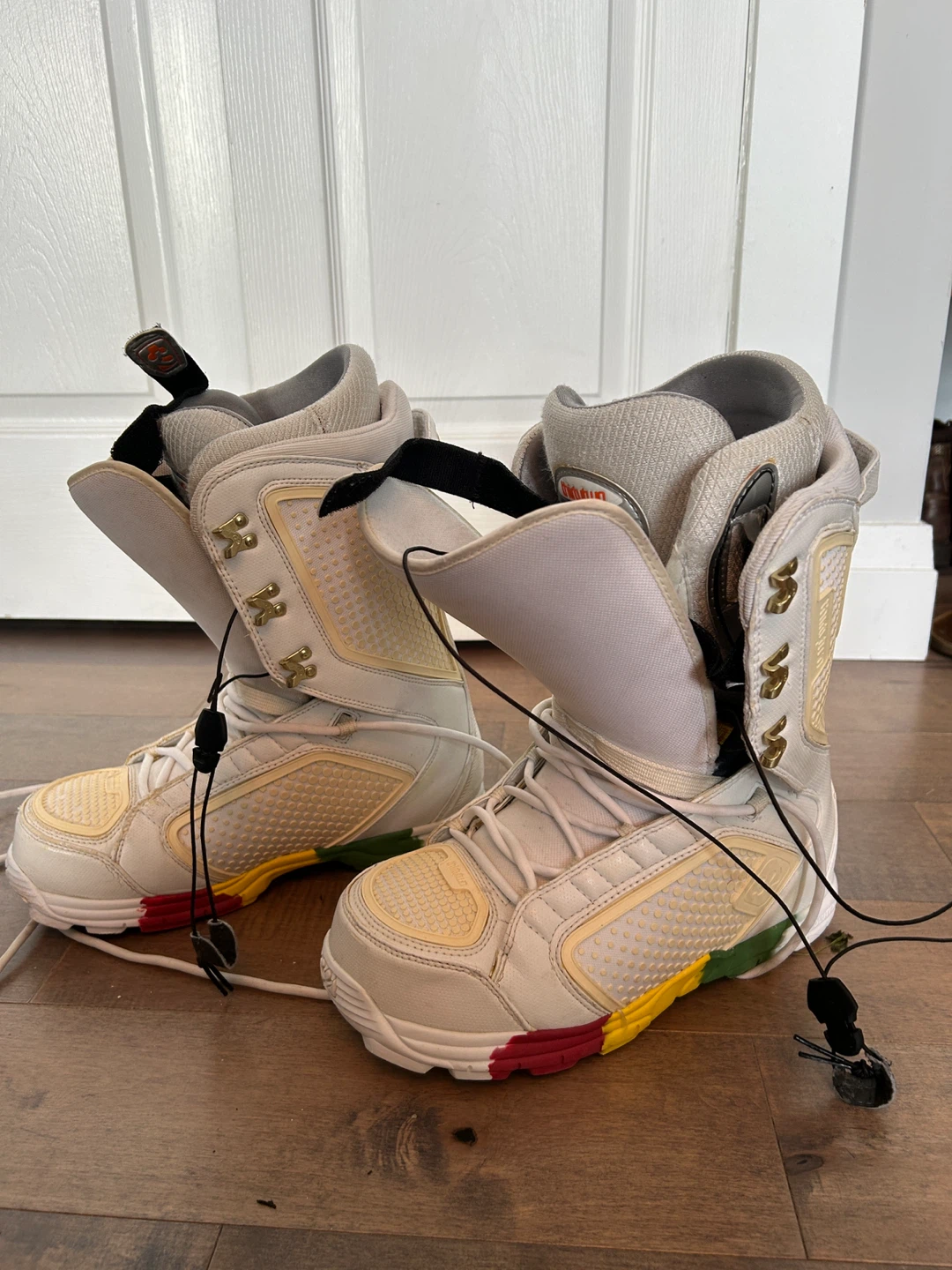 ThirtyTwo Snowboard Boots (size 11) - photo 5