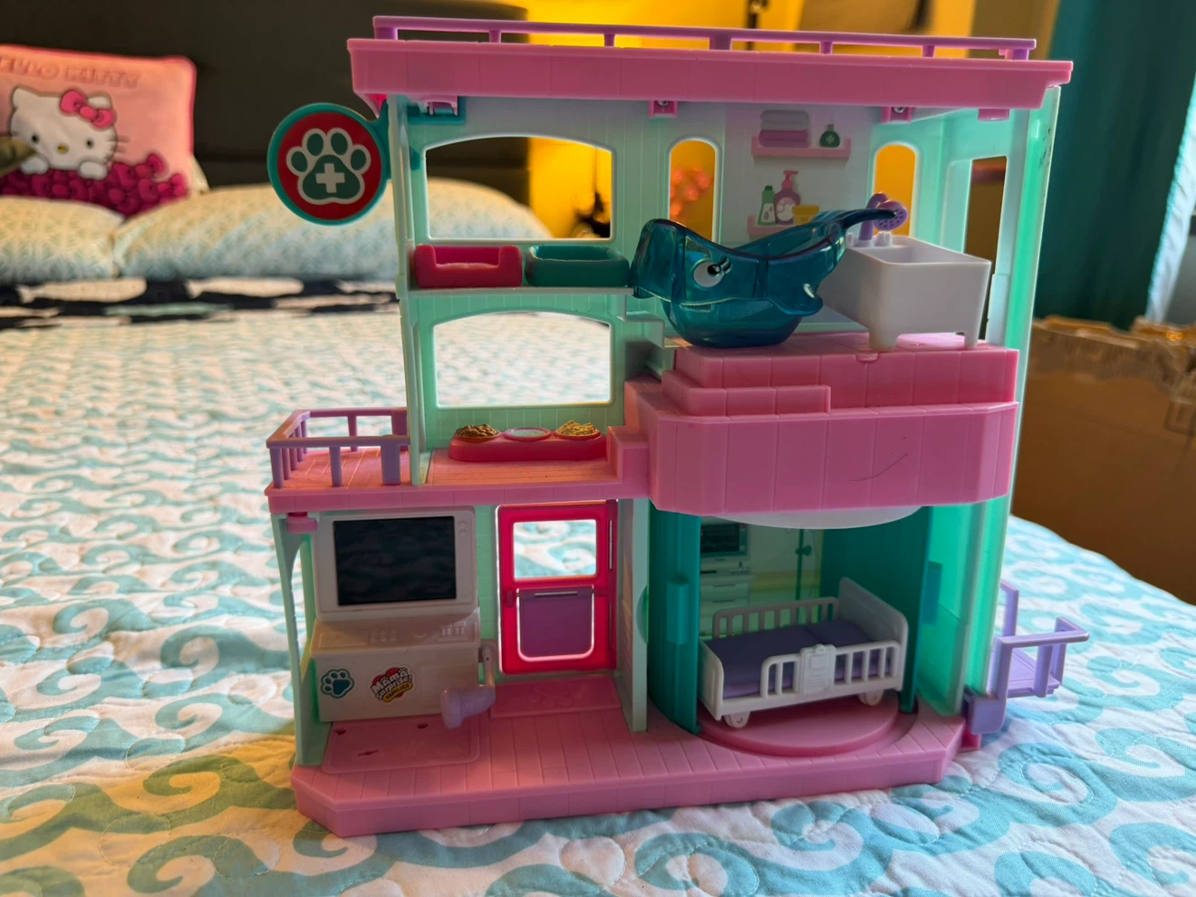 Kid Connection Vet Clinic Playset with Figure - photo 2