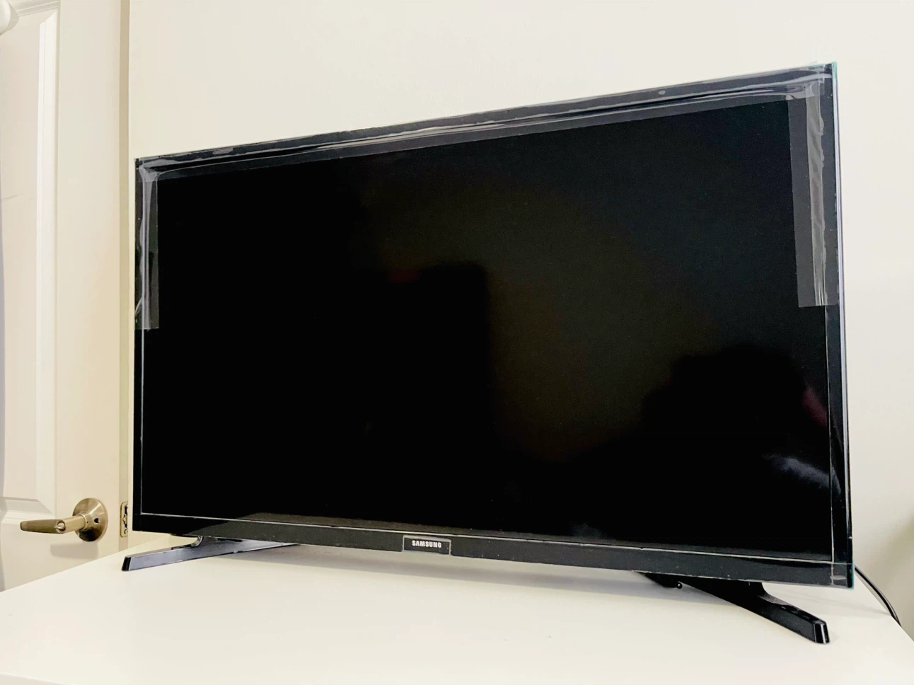 Samsung 32-inch TV - photo 2