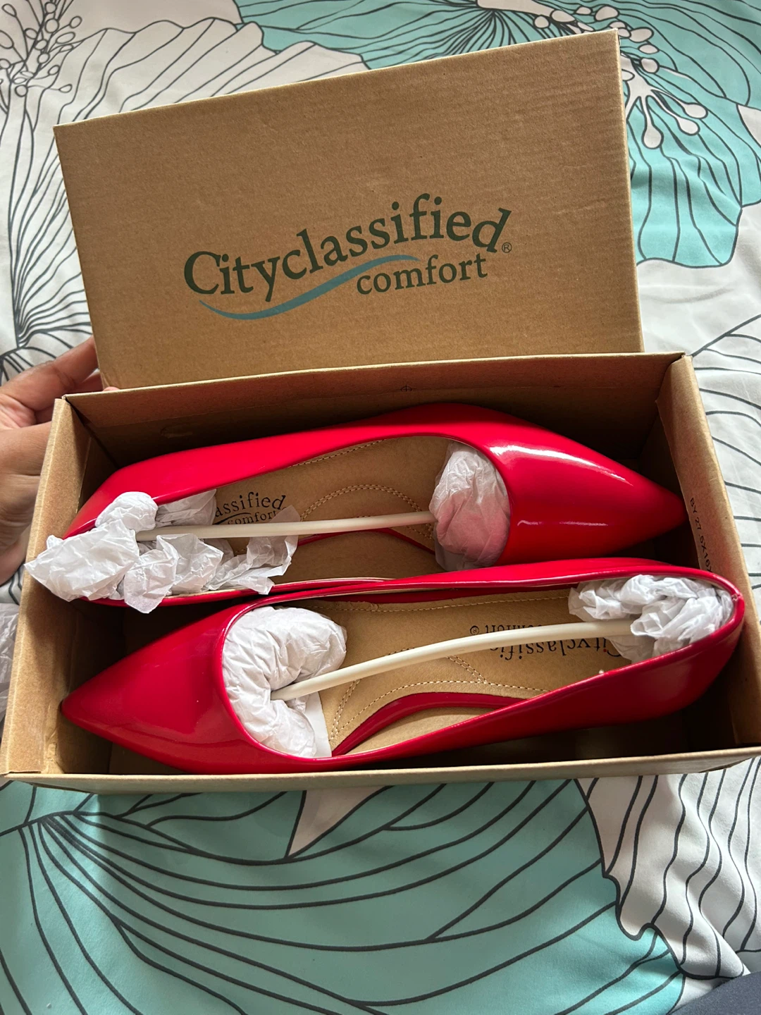 Red Patent Pointed Toe Heels - Size 8 - photo 5