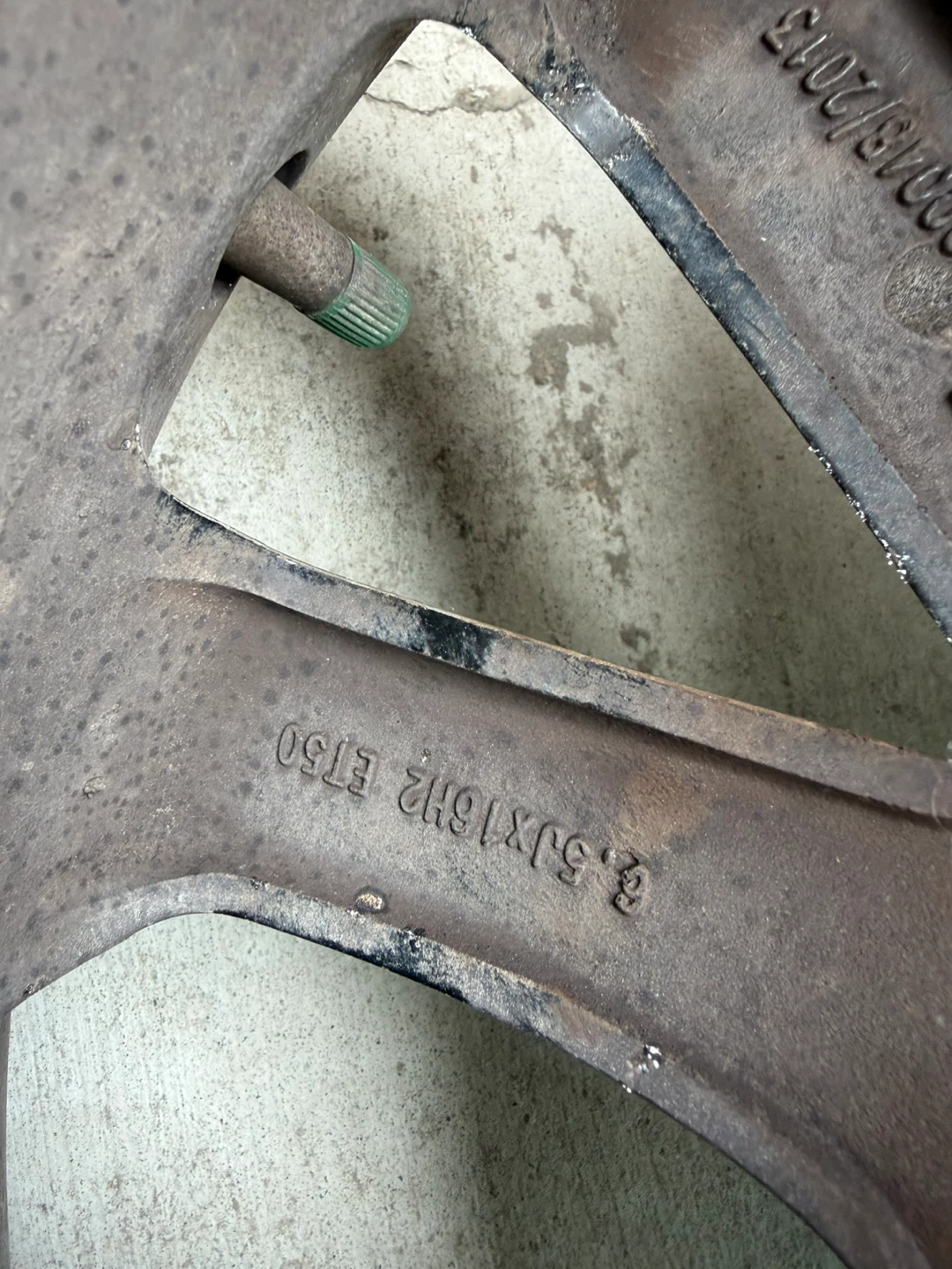Volkswagen Alloy Wheel and Tire - photo 5