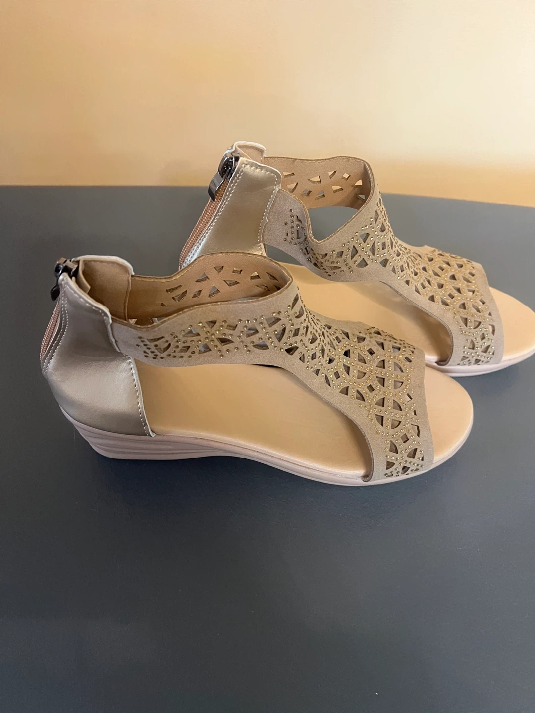 Gold Cut-Out Zipper Wedge Sandals - photo 3