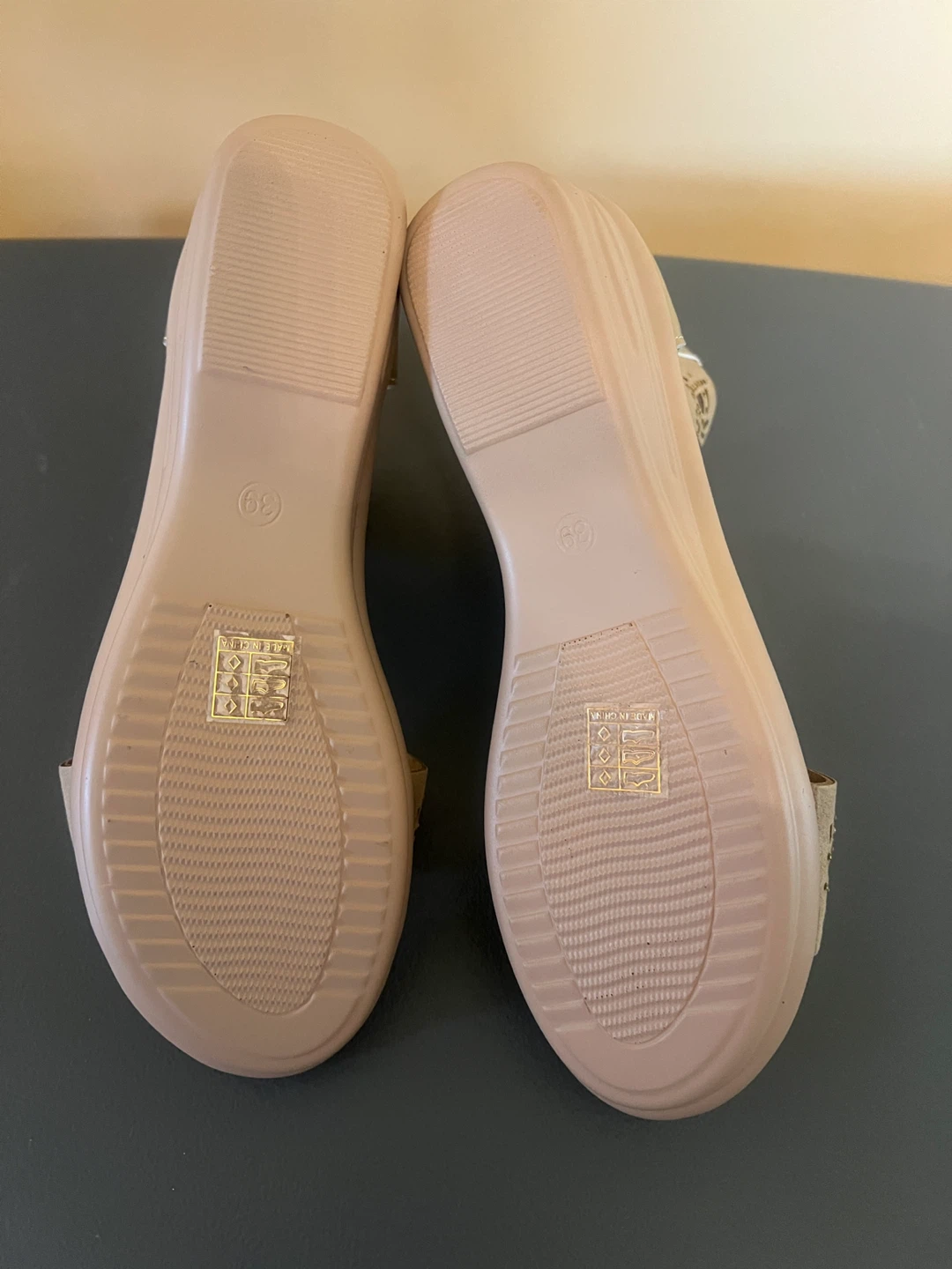 Gold Cut-Out Zipper Wedge Sandals - photo 4
