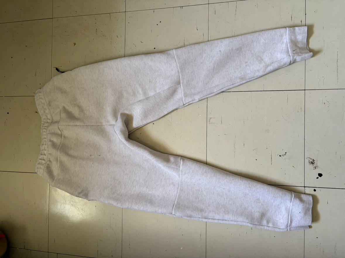 White Nike Tech Fleece Joggers Size M - photo 2