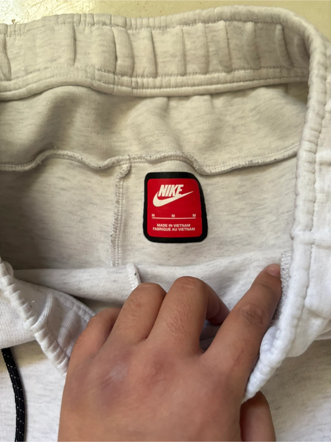 White Nike Tech Fleece Joggers Size M - photo 4