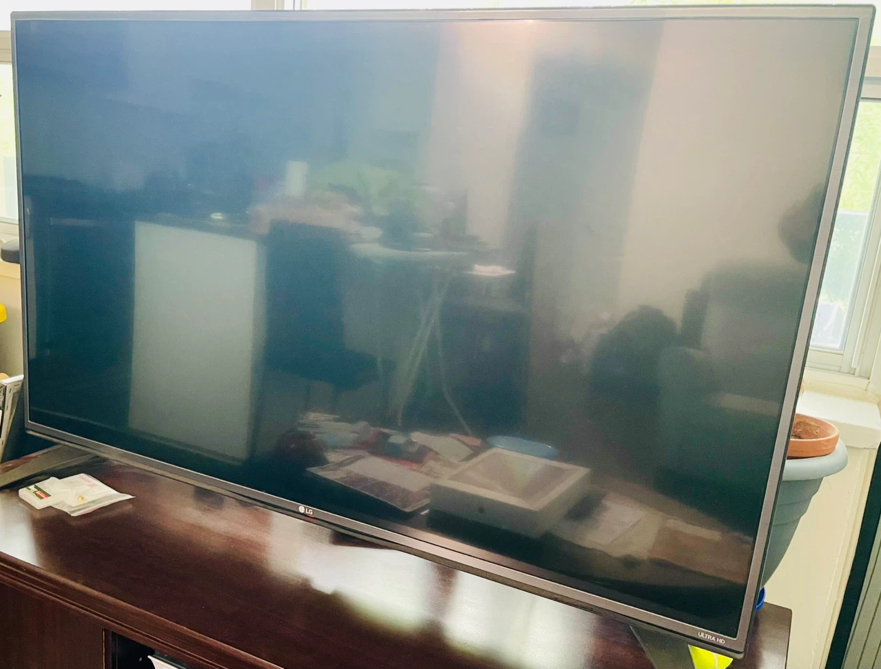 🔥 LG 48" inch ULTRA HD TV 🔥Moving Sale!