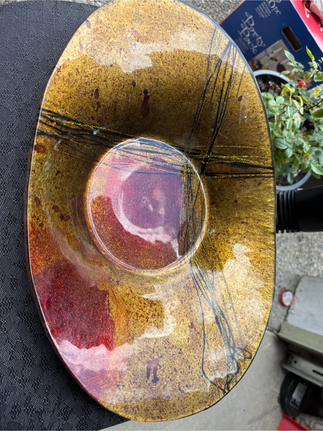 Glass decorative bowl