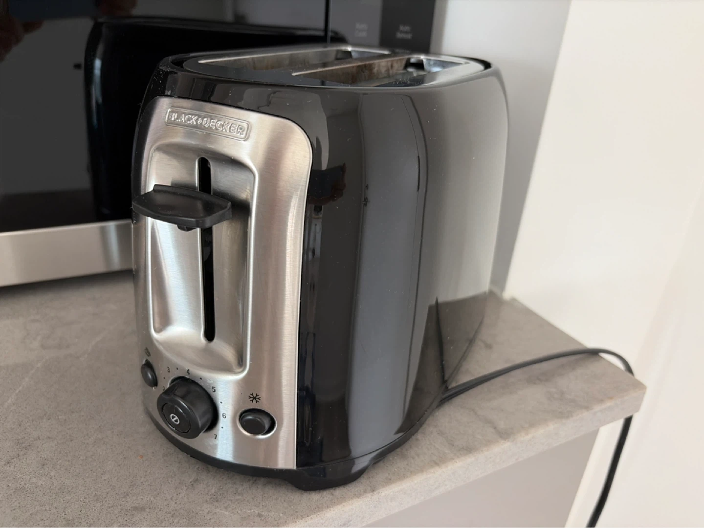 Black + Decker 2-Slice Toaster - photo 3
