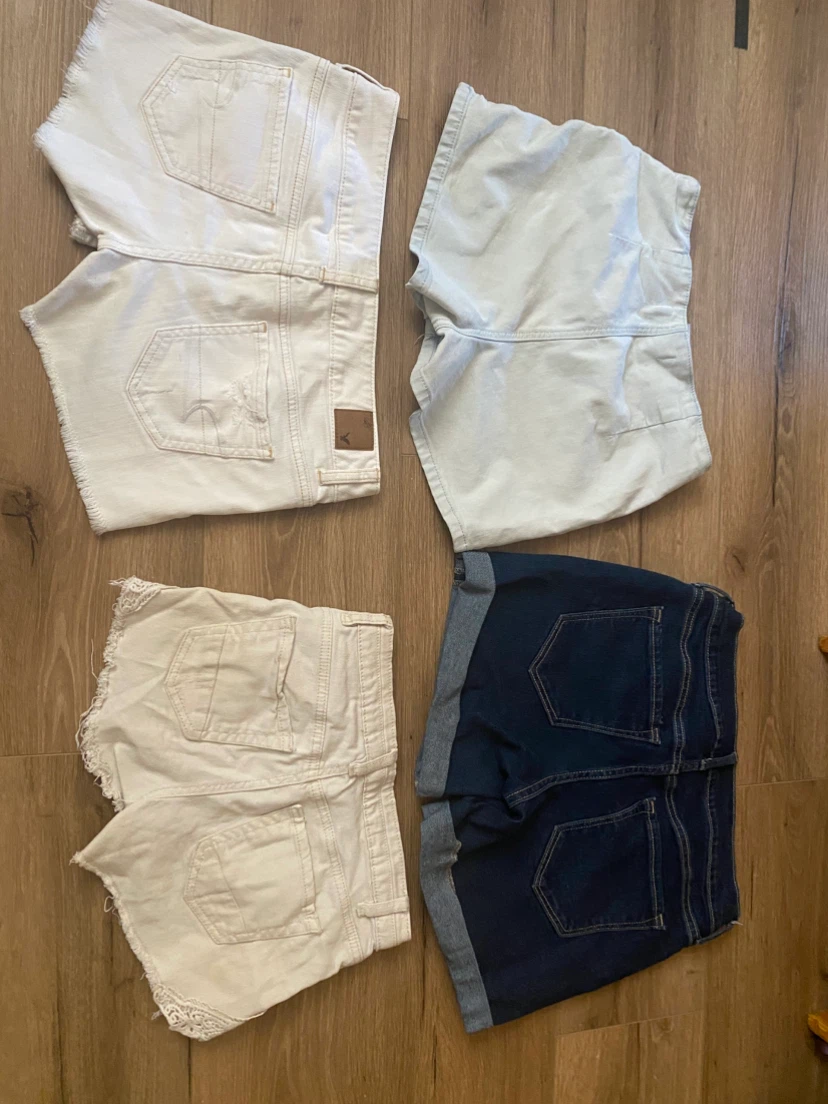 Bundle of 4 Women's Denim Shorts - photo 2