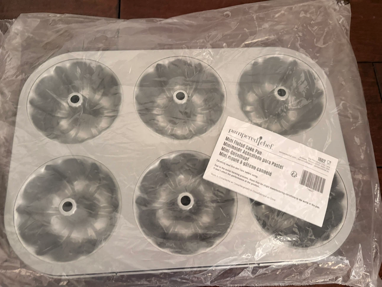 Pampered Chef Mini Fluted Cake Pan