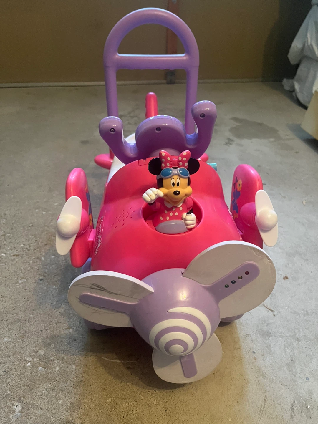 Disney Minnie Mouse Plane Ride-On Toy