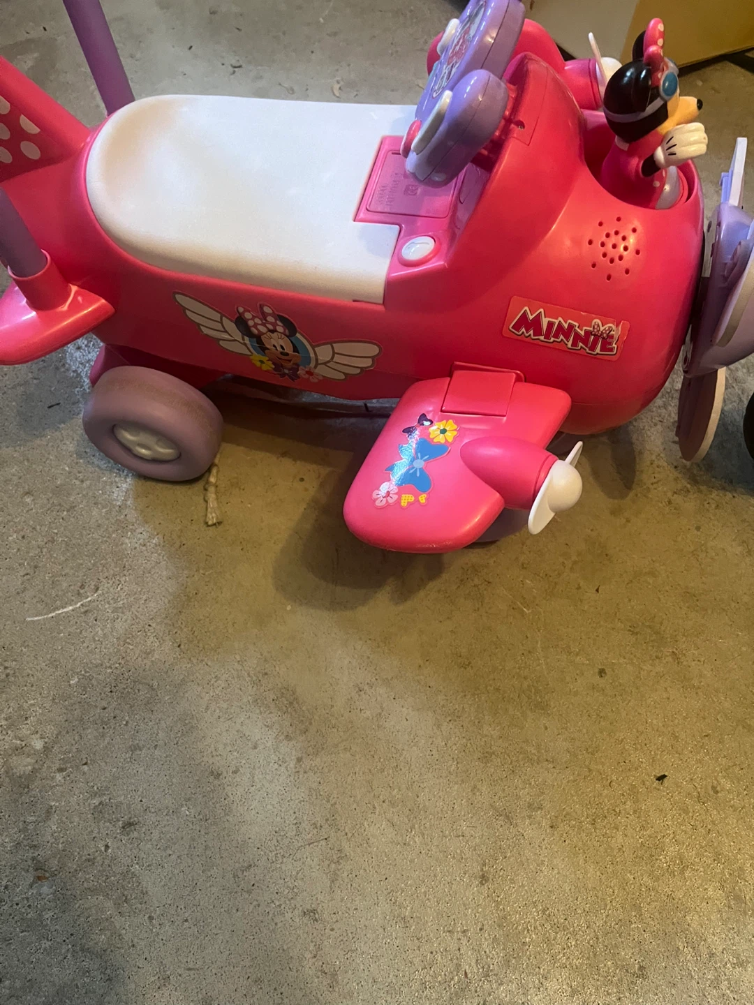 Disney Minnie Mouse Plane Ride-On Toy - photo 2