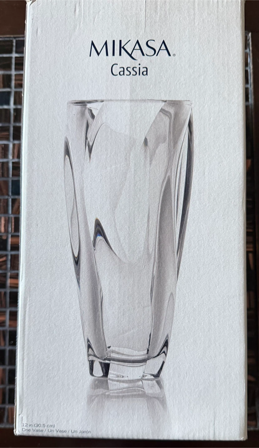 Mikasa Cassia Vase 12 in