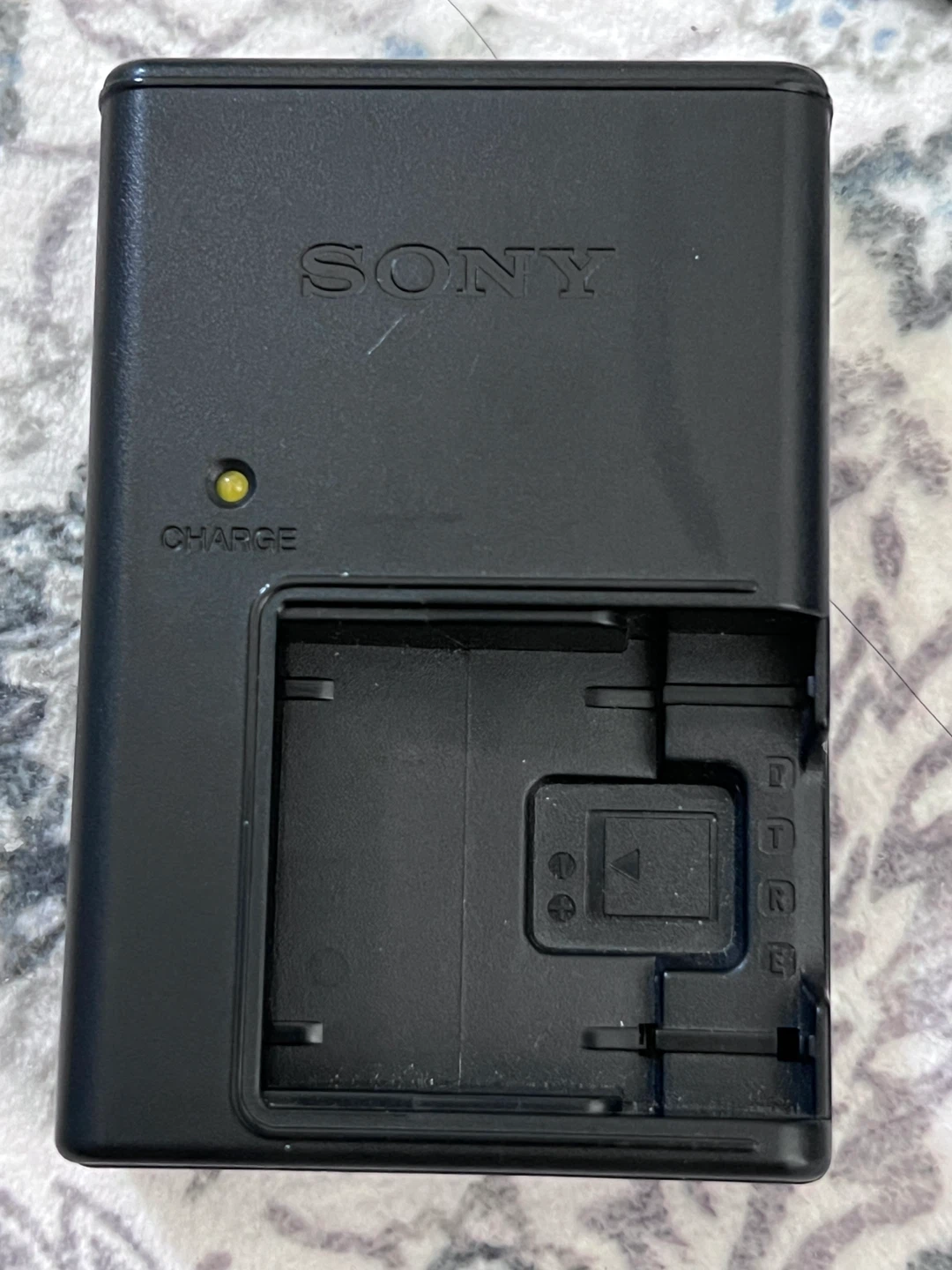 Sony BC-CSD Battery Charger