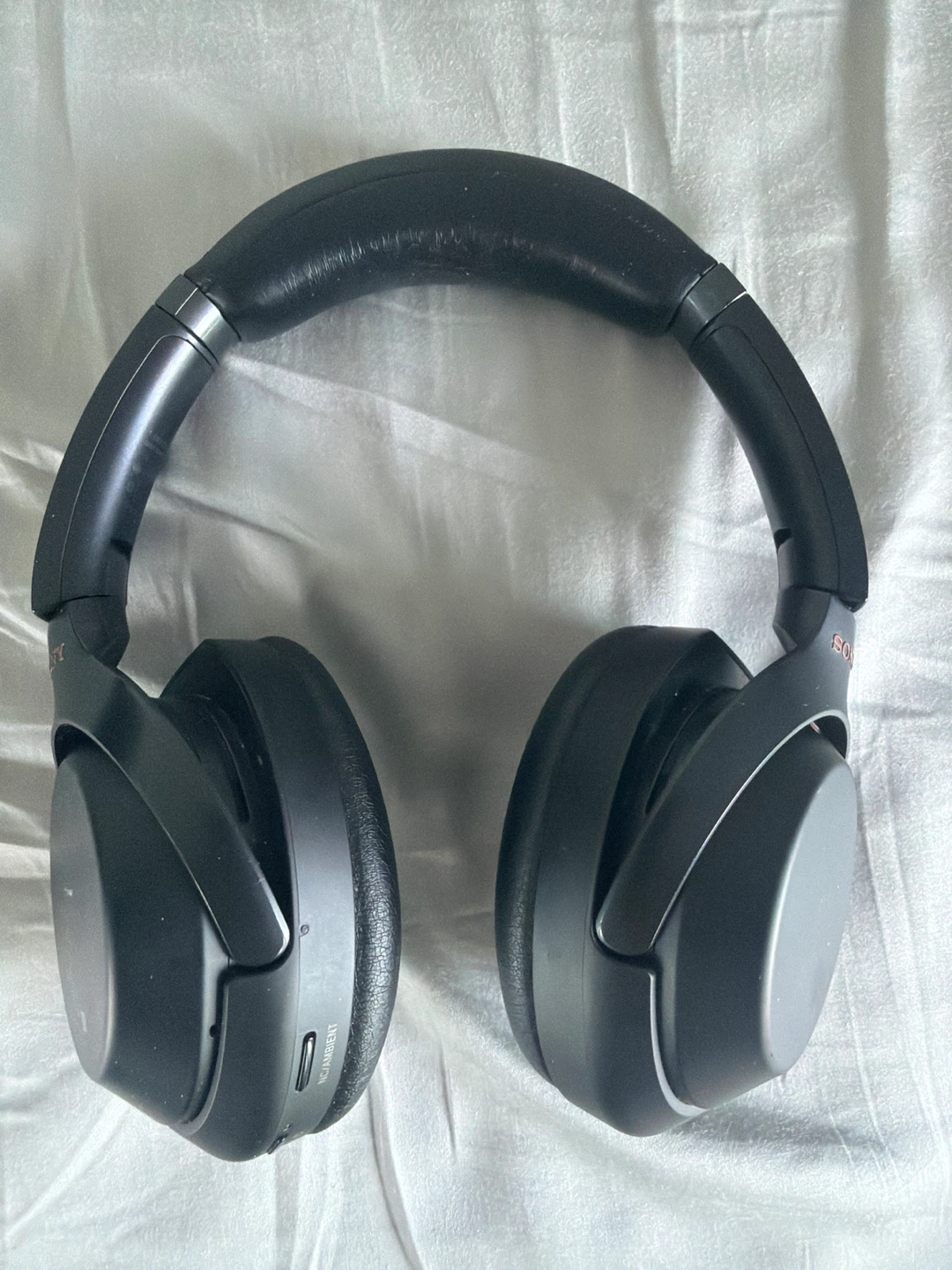 Sony WH-1000XM3 Noise Cancelling Headphones - photo 2