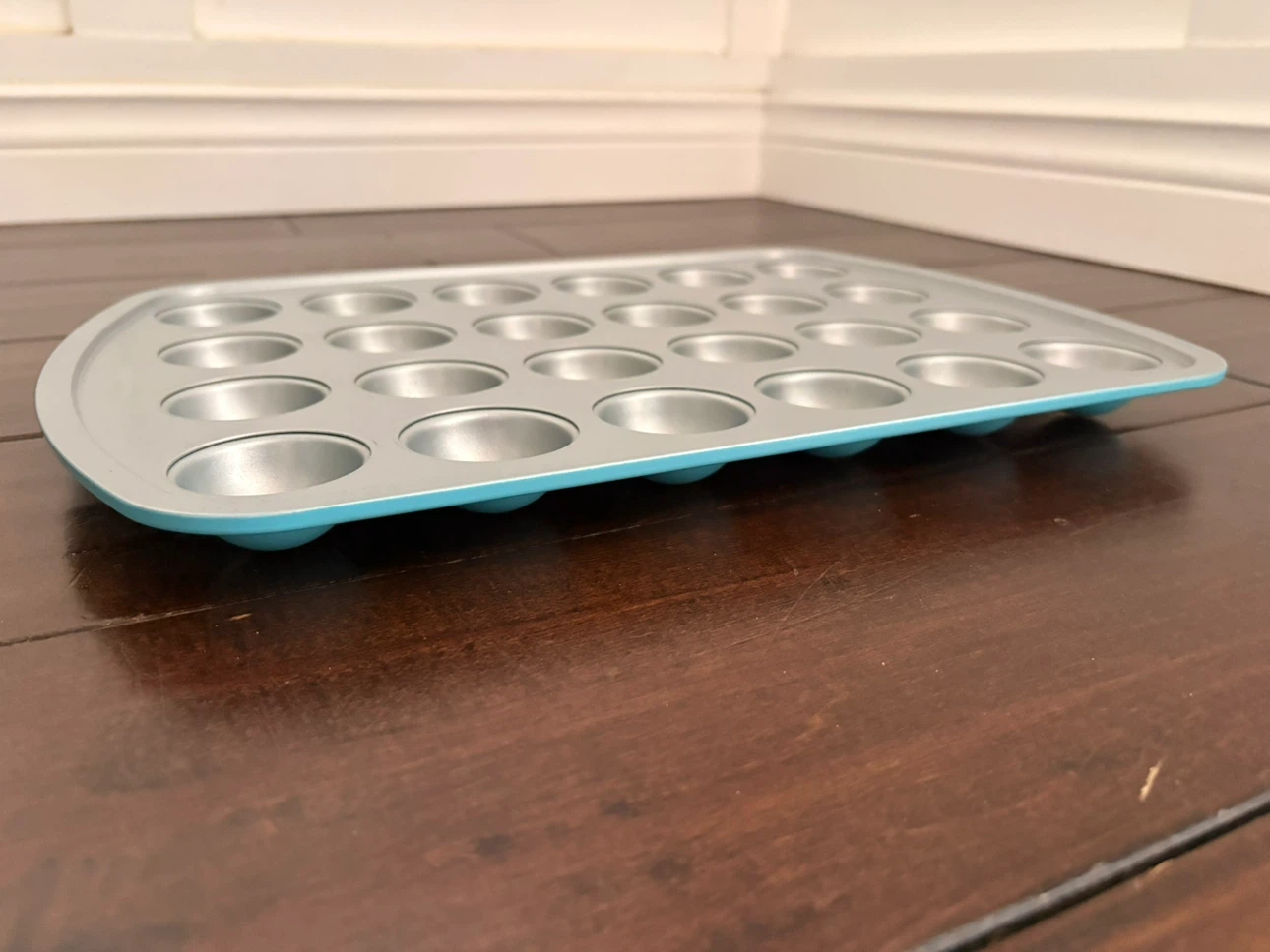Pampered Chef Mini Muffin Pan - photo 2