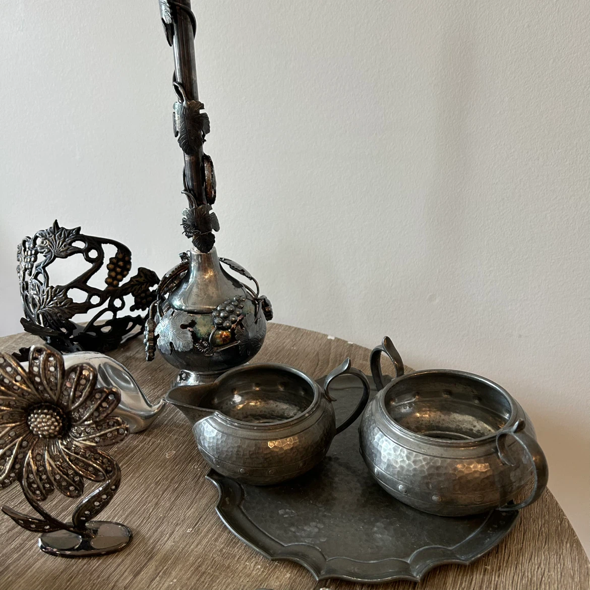 Set Vintage Silverplate, Pewter, & Brass Decor - photo 5