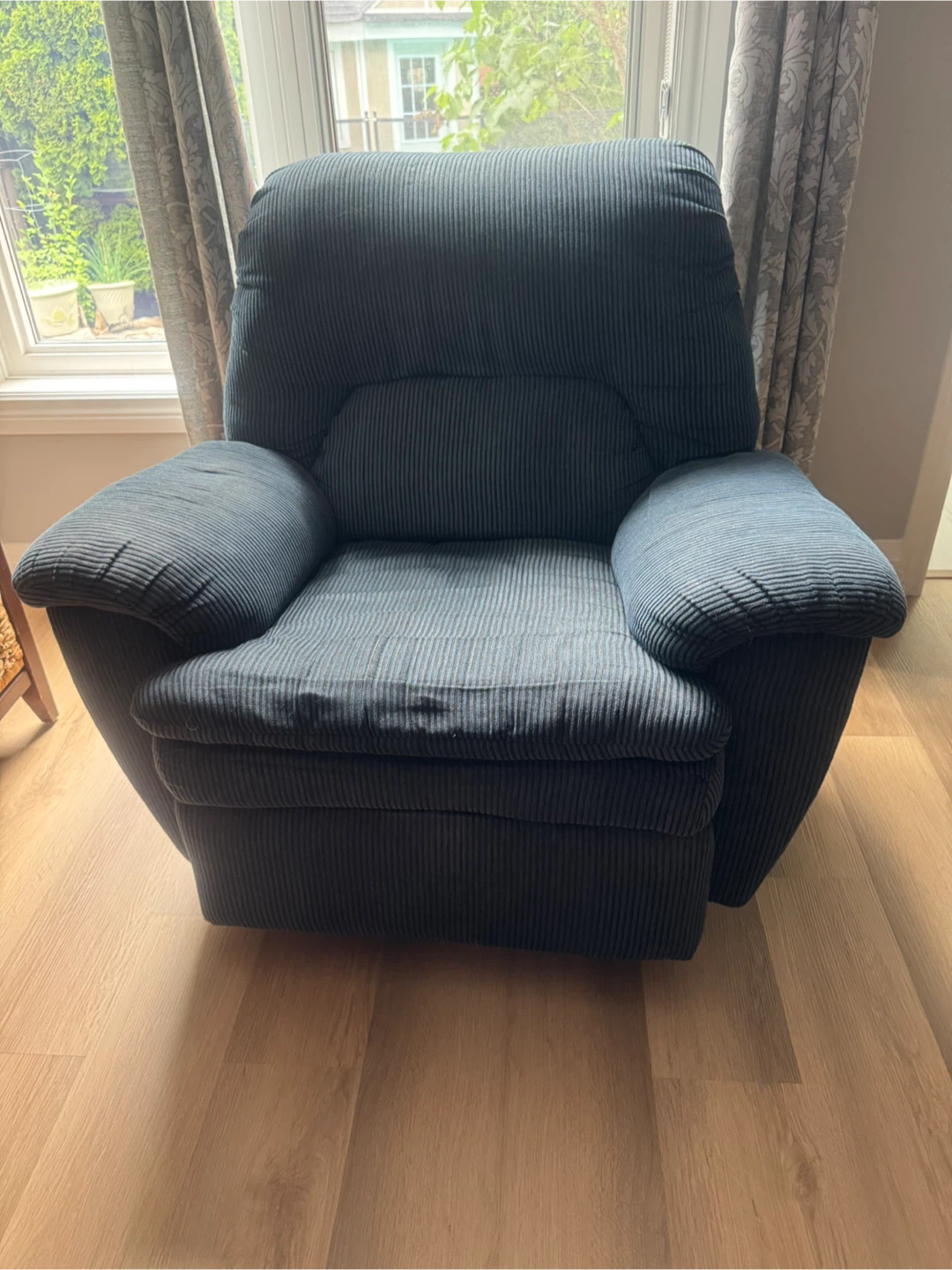 Recliner rocking chair