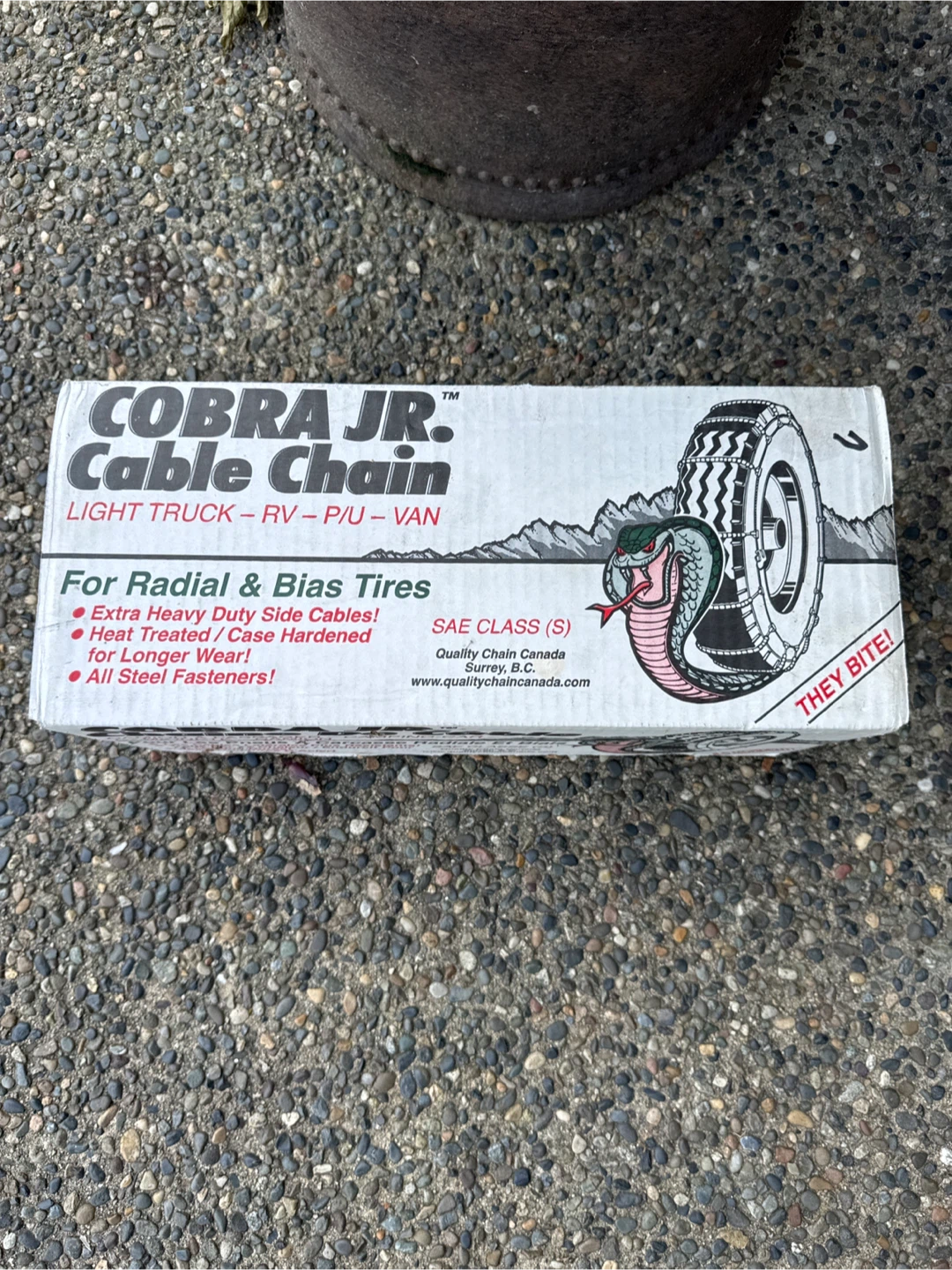 New in box -Cobra Jr. Light Truck Cable Chain