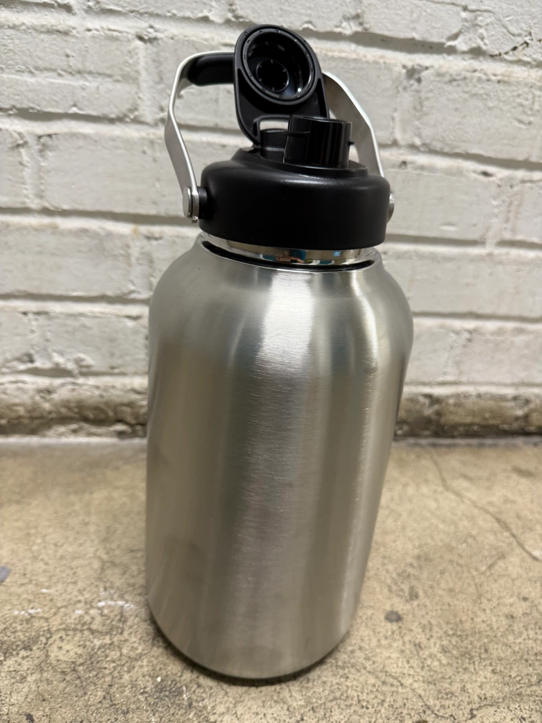 1 gallon (128oz) stainless steel insulated water jug for sale - photo 4